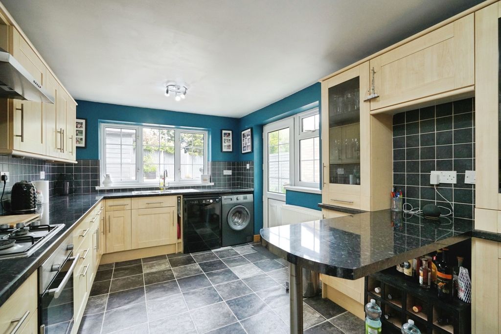 Property photo 2 of 13 Photo