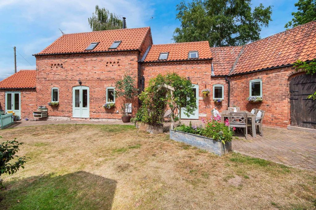 Property photo 1 of 23