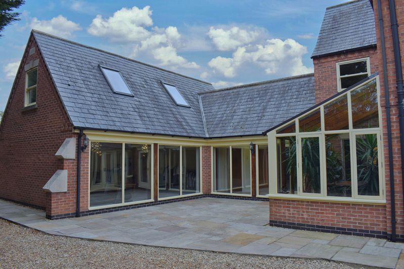 Property photo 2 of 27 Courtyard