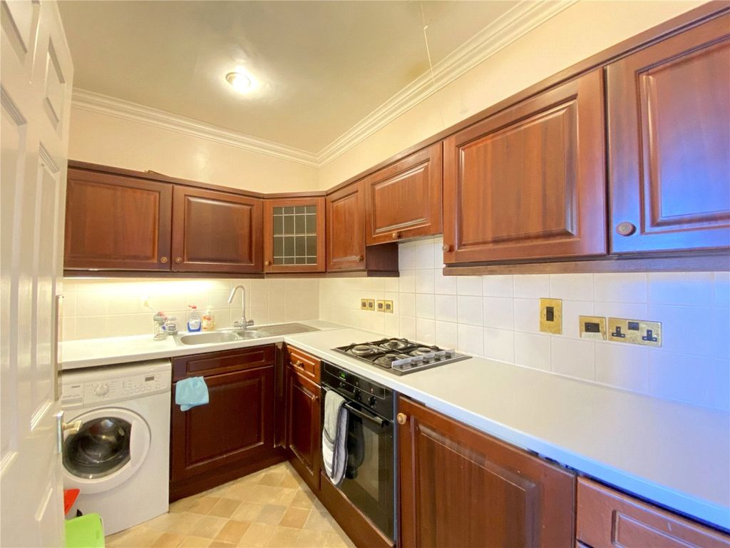 Property photo 2 of 14 Picture No. 12