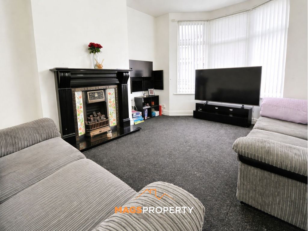 Property photo 3 of 12