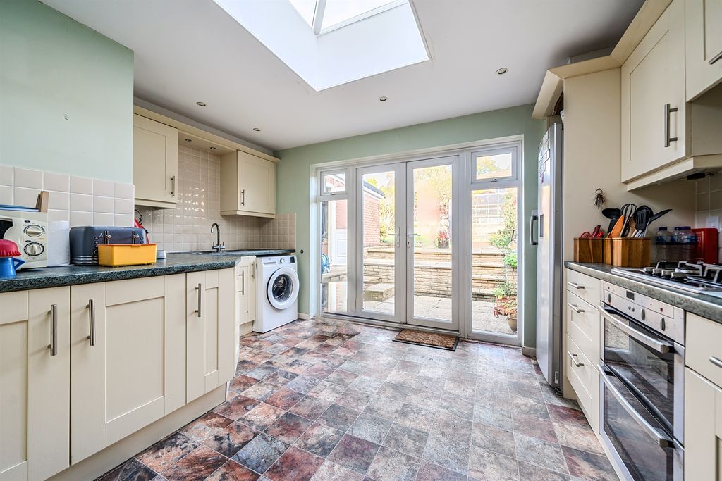 Property photo 2 of 20