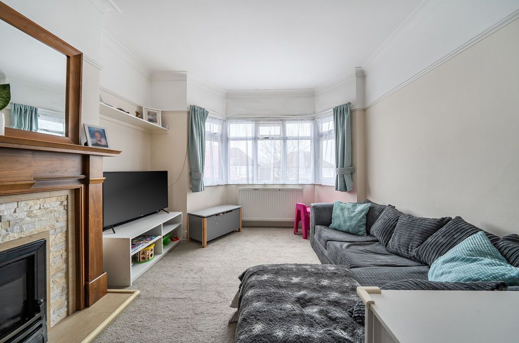 Property photo 2 of 14 Lounge Angle 1