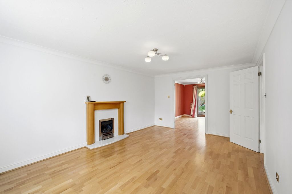 Property photo 3 of 25
