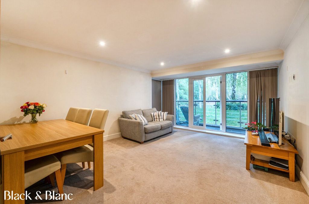 Property photo 2 of 17 Reception Room