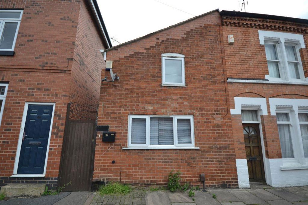 Property photo 2 of 8