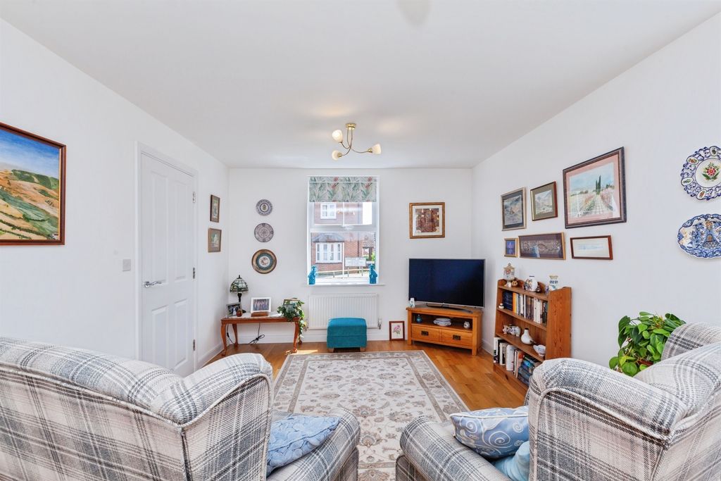 Property photo 3 of 18