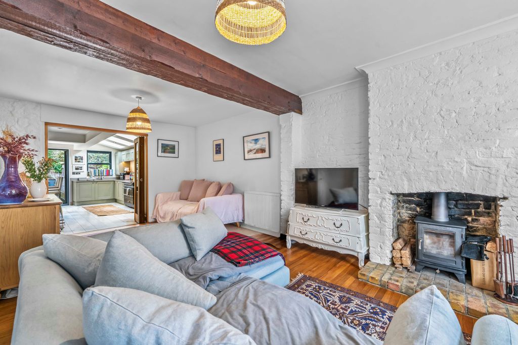 Property photo 2 of 12 19, School House Lane, Teddington Tw11 9Dp-7