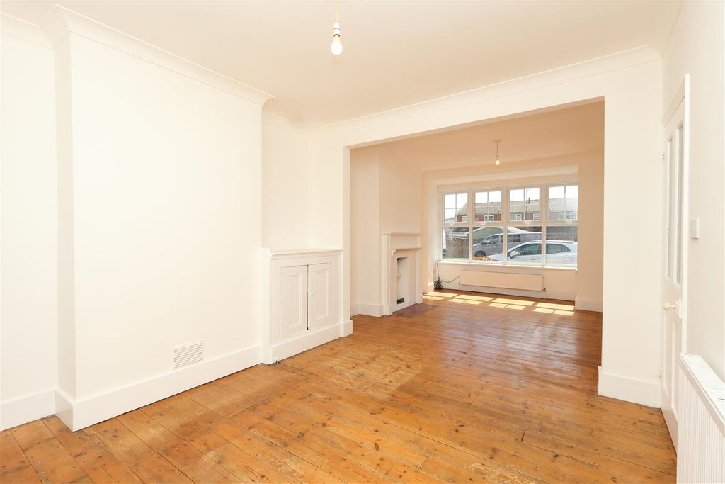 Property photo 3 of 24 Living Room