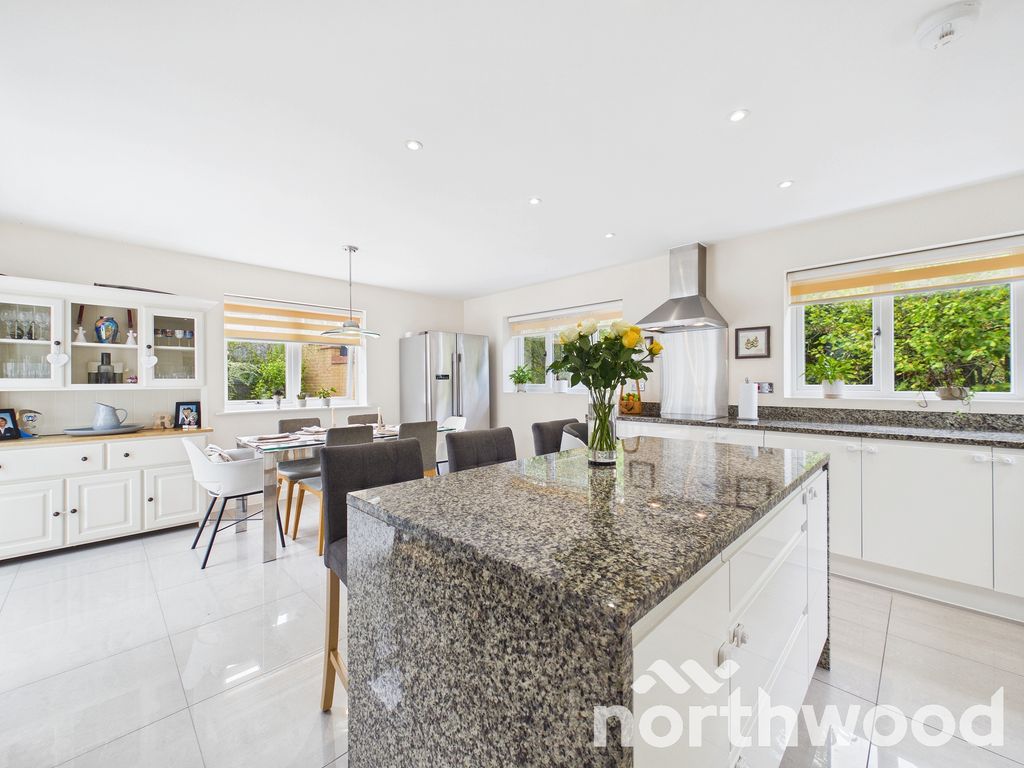 Property photo 2 of 48