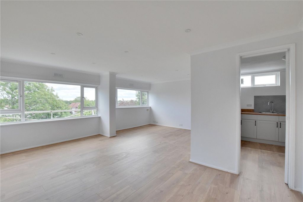 Property photo 1 of 14 Picture No. 08