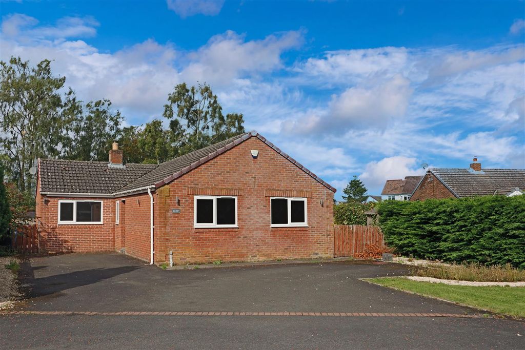Property photo 1 of 10 External