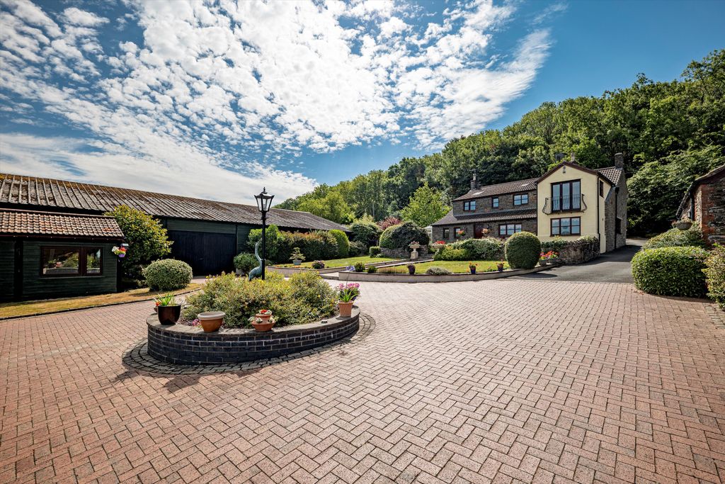 Additional image 18 of 5 bed detached house for saleNortons Wood Lane, Clevedon, Somerset BS21