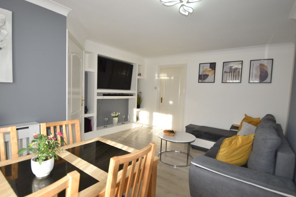 Property photo 3 of 20