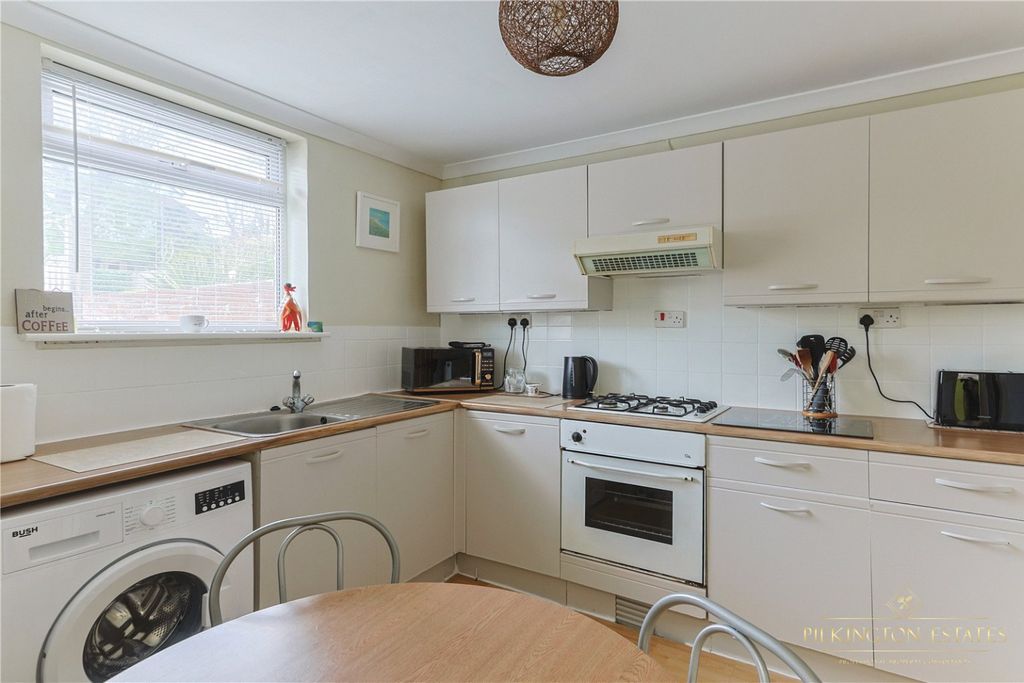 Property photo 2 of 12 4273514