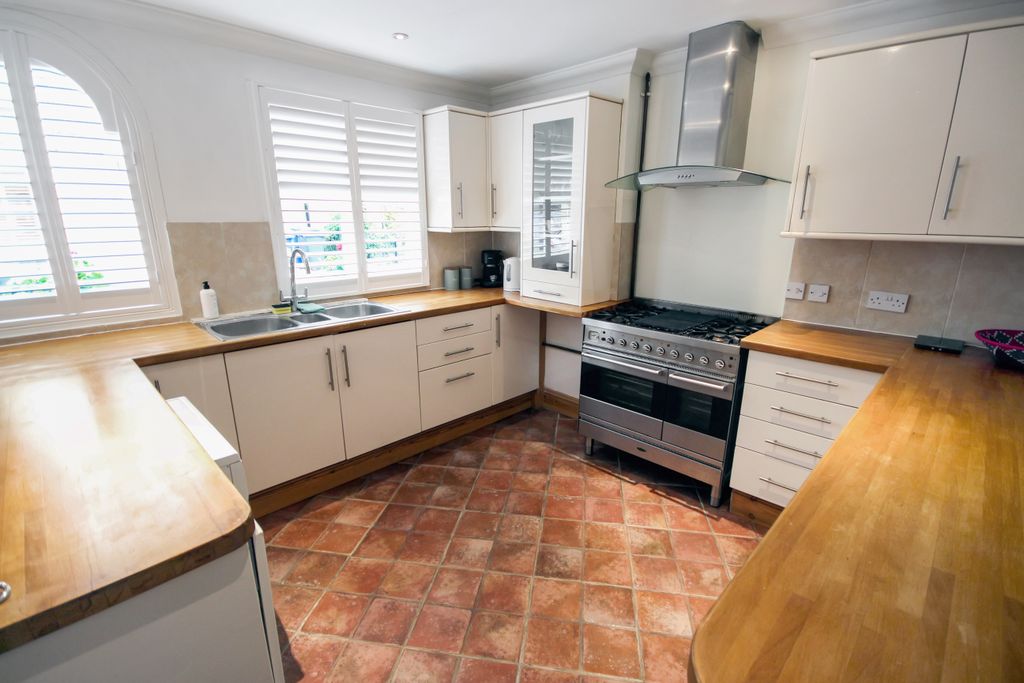 Property photo 3 of 11 Img_8268