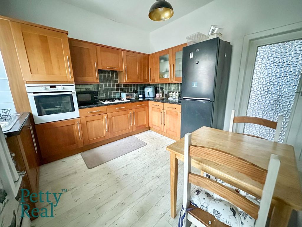 Property photo 3 of 10 9701B1D9-B369-4Dea-B31B-1300Ca5A860F.Jpeg