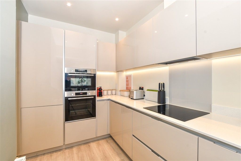 Property photo 3 of 16 Kitchen