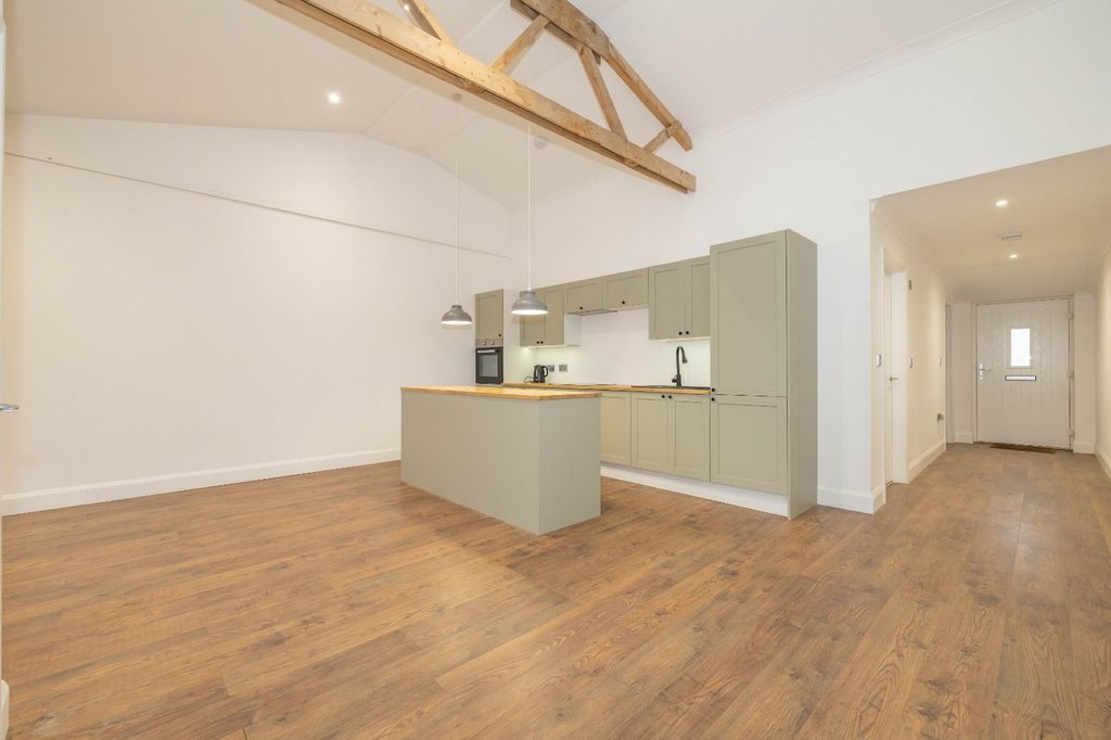 Property photo 2 of 11 Picture 2