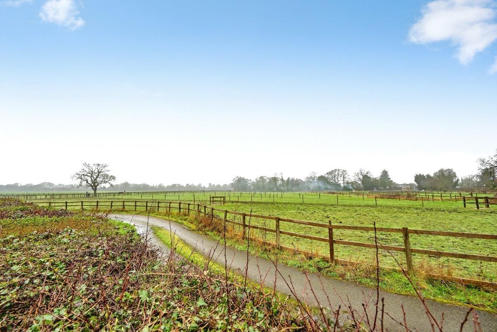 Property photo 2 of 22 3Rykneldstreet-16.Jpg