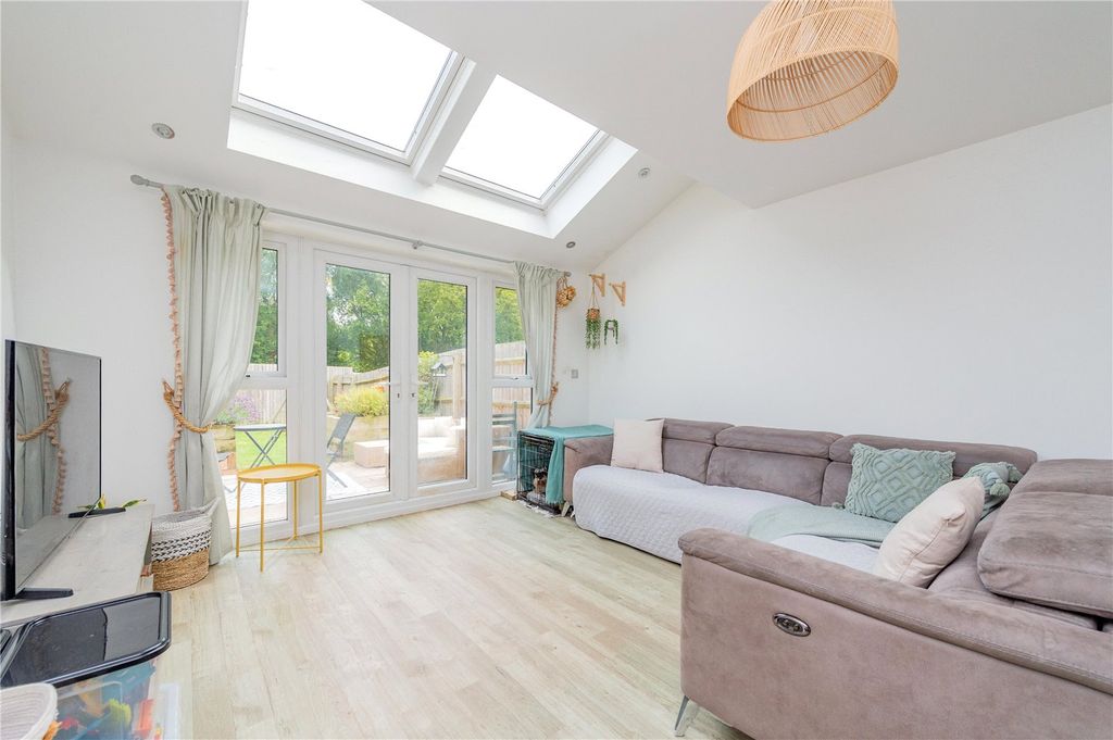 Property photo 2 of 32 Picture No. 29