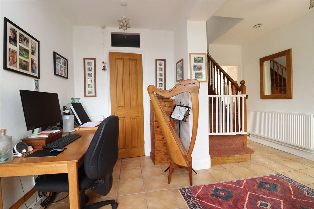 Property photo 2 of 28 Picture No. 40