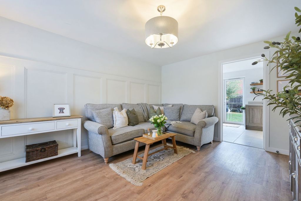 Property photo 3 of 23