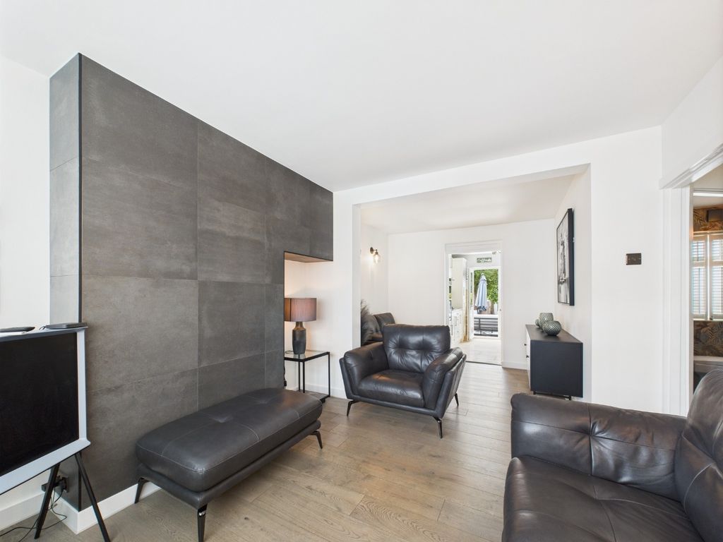 Property photo 2 of 28 4285163