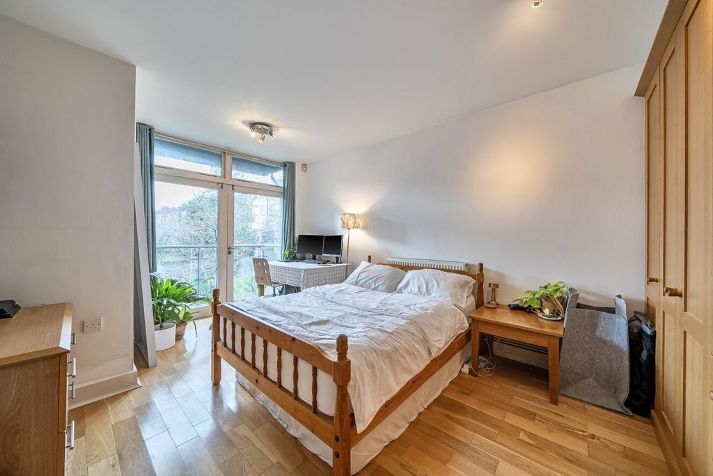 Property photo 3 of 24 Picture No. 33