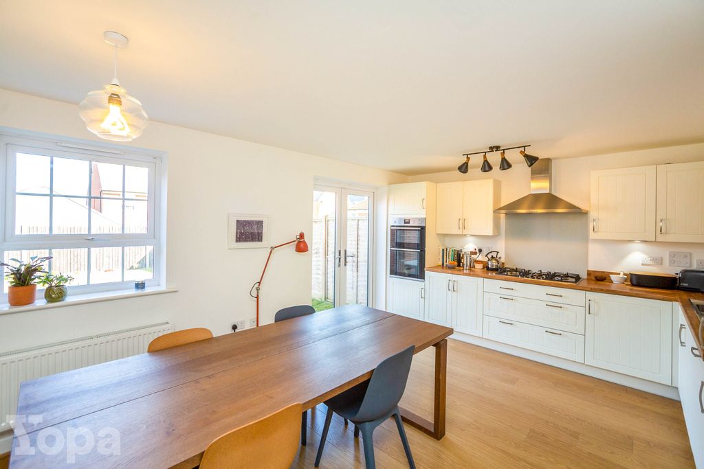 Property photo 3 of 17 Photo #3