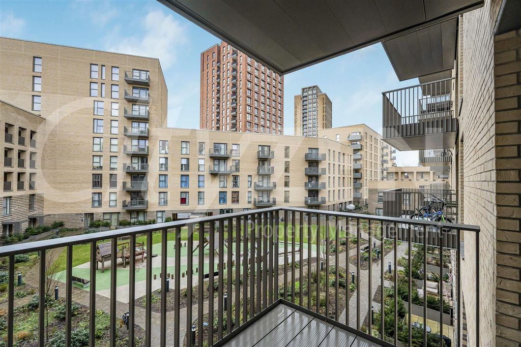 Property photo 3 of 25 Balcony