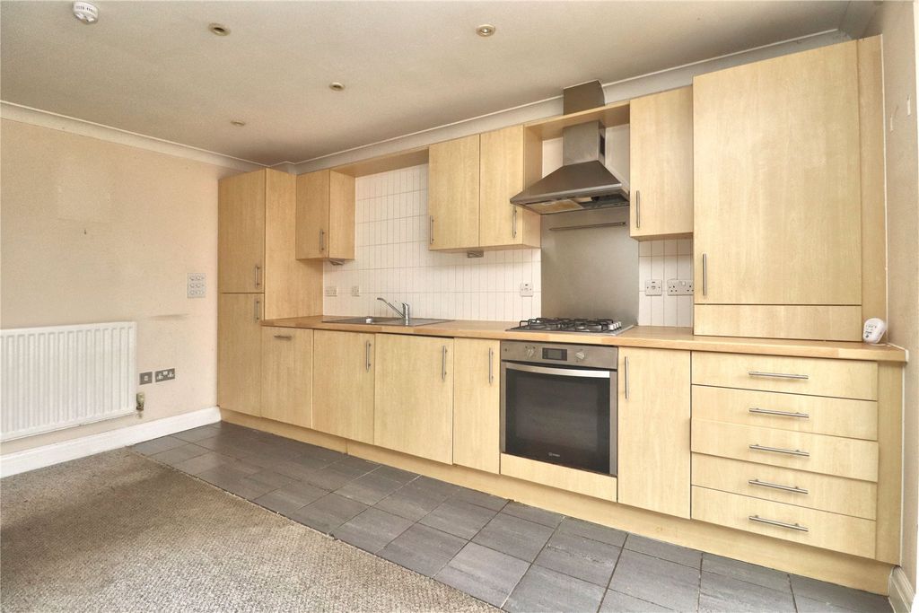 Property photo 3 of 8 Picture No. 14