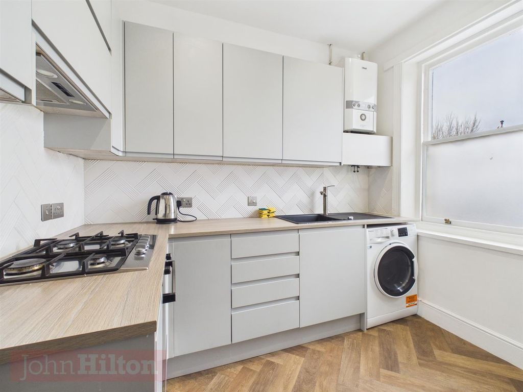 Property photo 3 of 8 Cam02534G0-Pr0672-Still005.Jpg