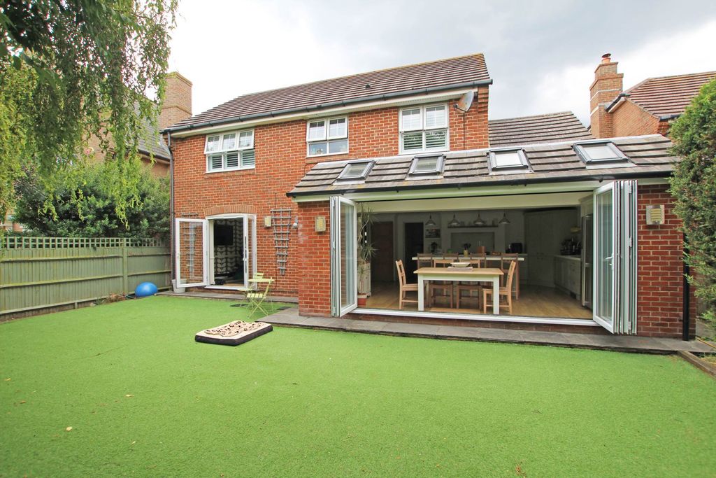 Property photo 2 of 30