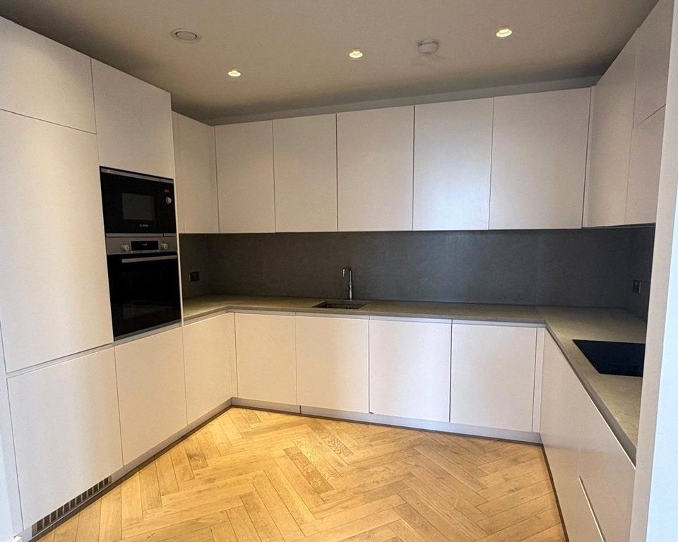 Property photo 3 of 12 Kitchen