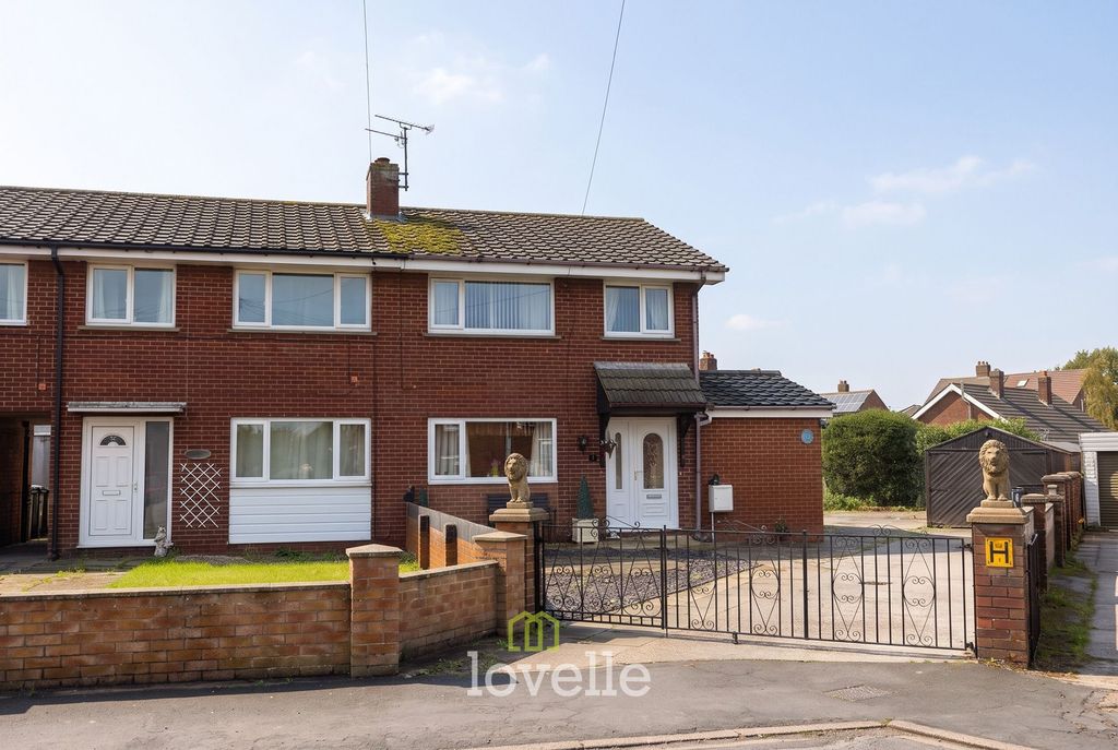 Property photo 2 of 31