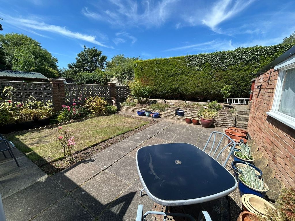 Property photo 3 of 17 Garden