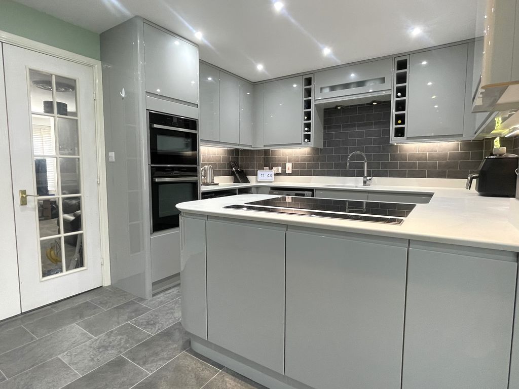 Property photo 3 of 14 Img_5834