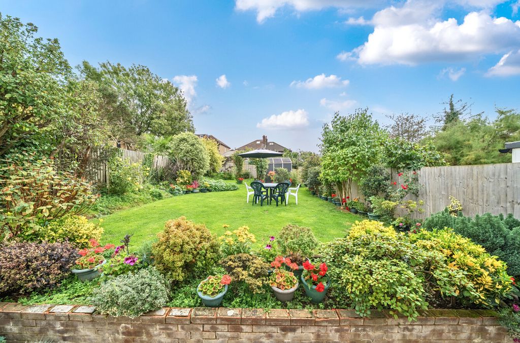 Property photo 2 of 18 1356468-8-68Cbe9d...