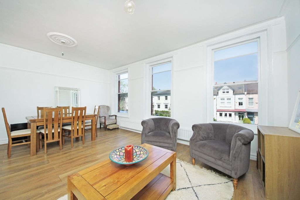 Property photo 2 of 9