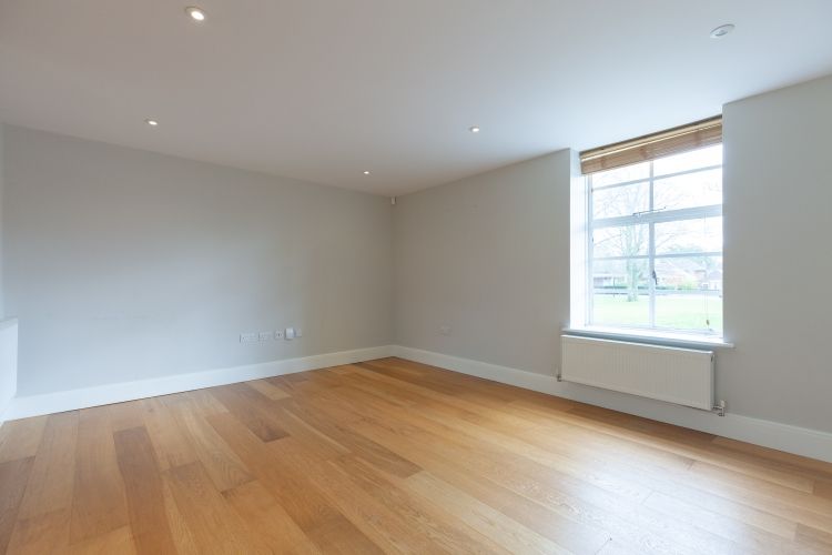 Property photo 3 of 8 218138