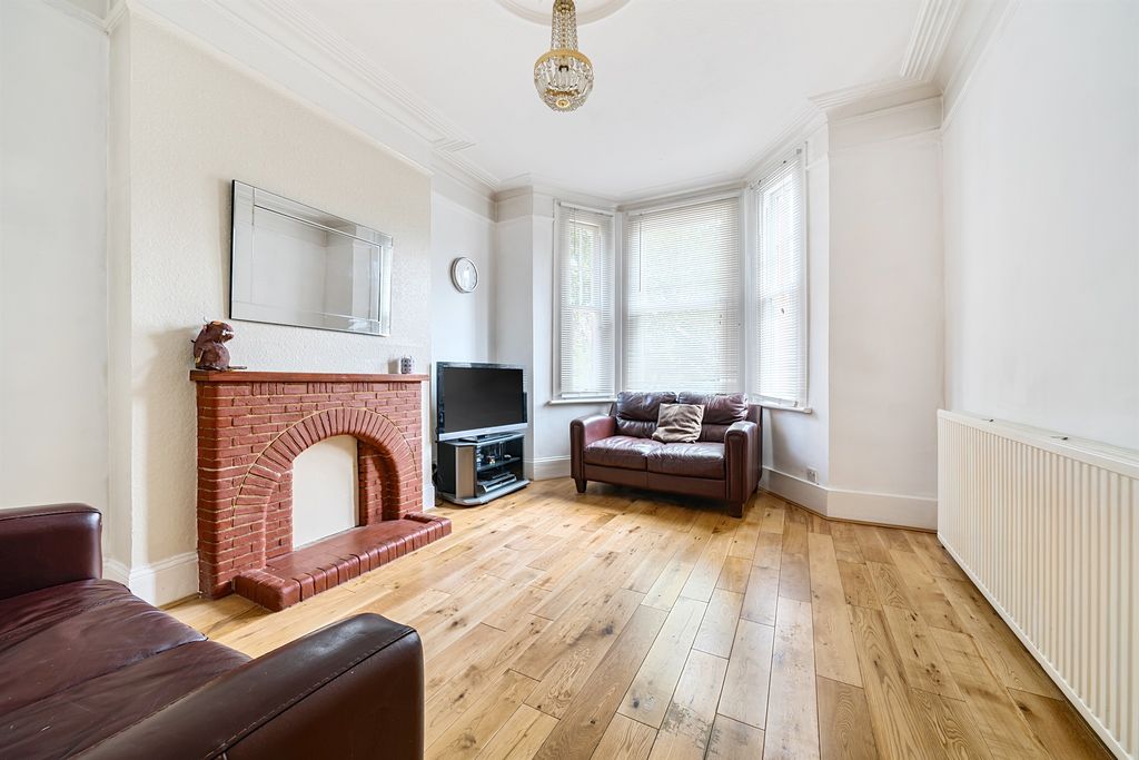 Property photo 3 of 12