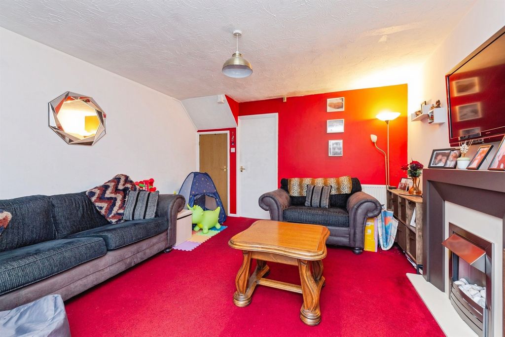 Property photo 3 of 11