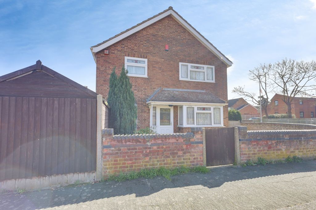 Property photo 2 of 16