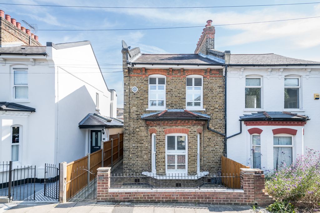 Property photo 2 of 30