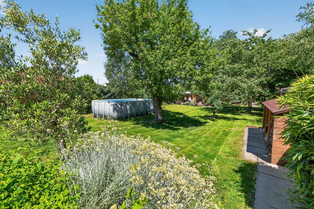 Property photo 3 of 38