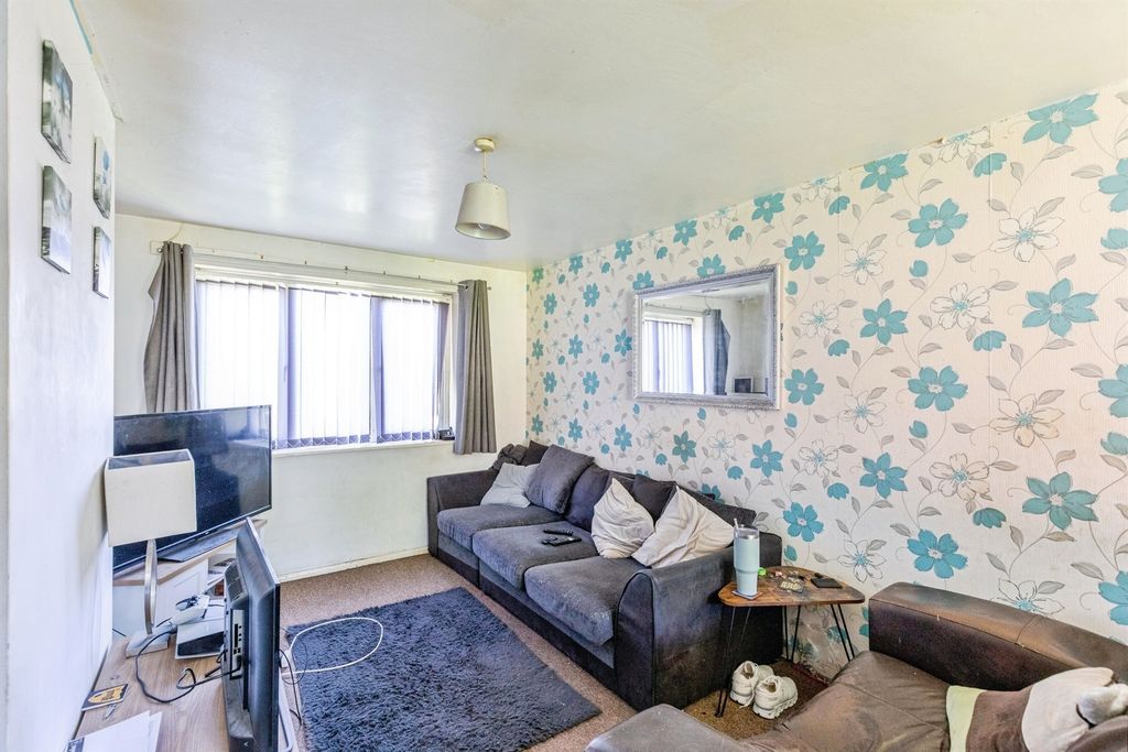 Property photo 2 of 4
