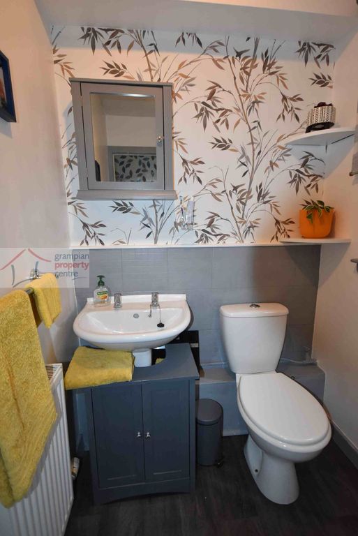 Property photo 3 of 29 Cloakroom wc.Jpg