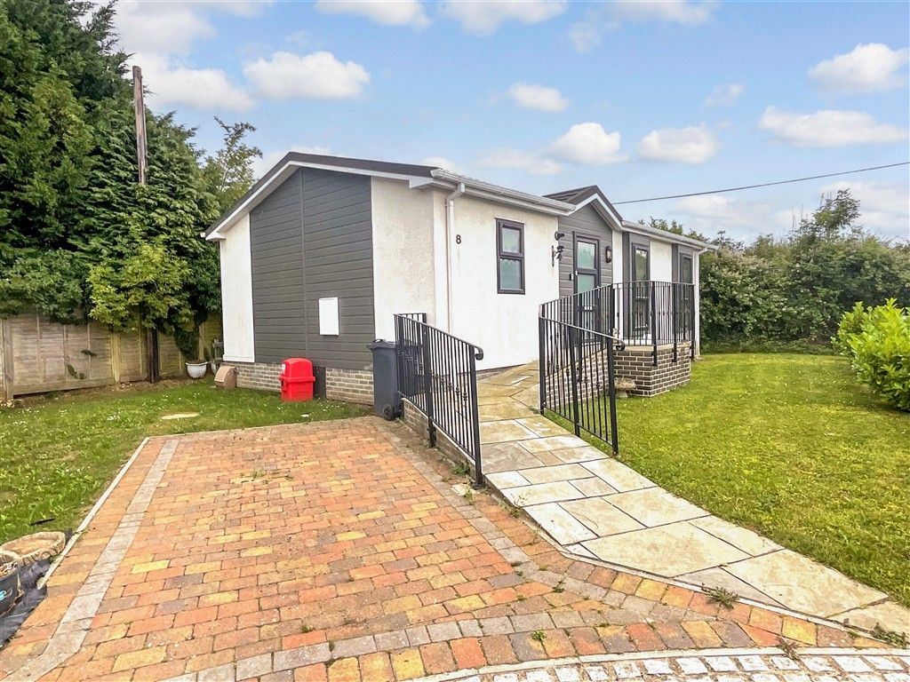 Property photo 1 of 11 Front