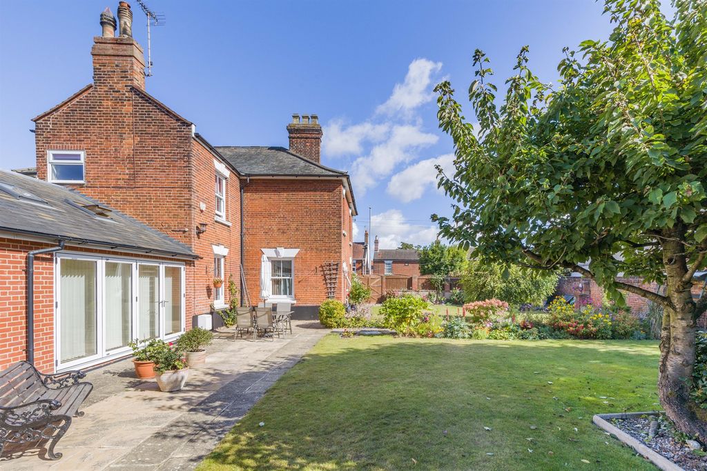 Property photo 3 of 20